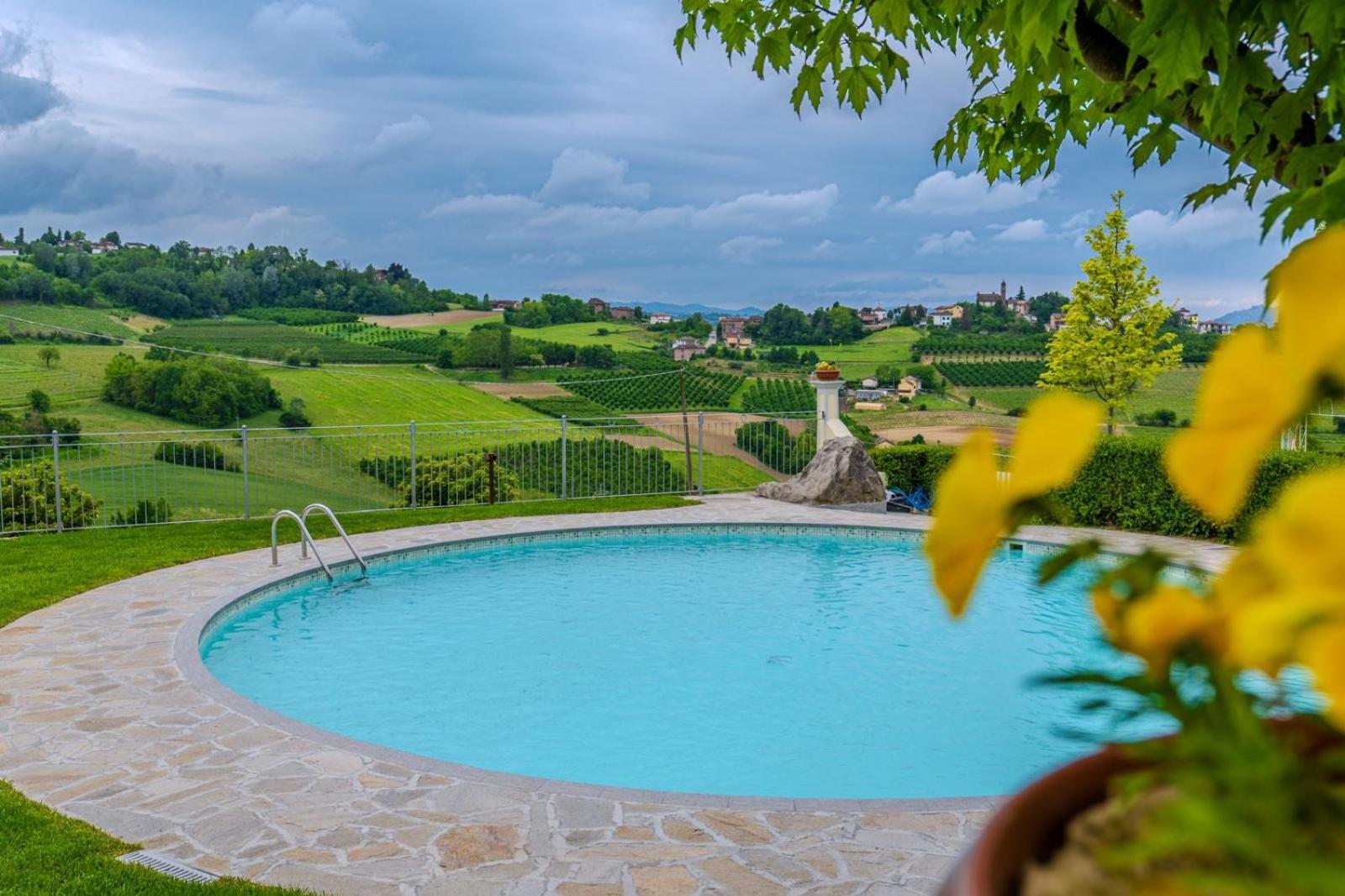 Agriturismo Podere La Piazza Costigliole d'Asti Exterior photo